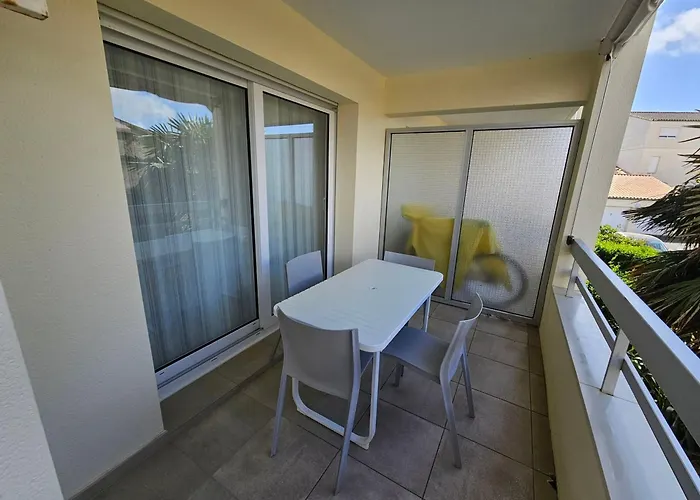 Centre-ville Calme Avec Balcon Et Garage - - Fr-1-550-73 *