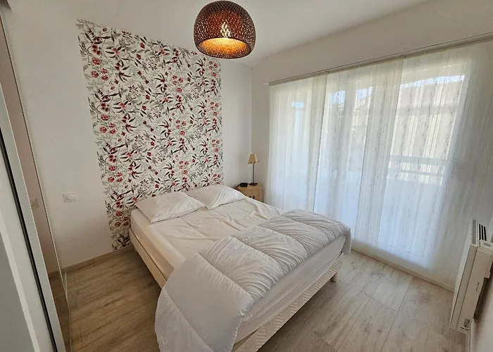 Centre-ville Calme Avec Balcon Et Garage - - Fr-1-550-73 *